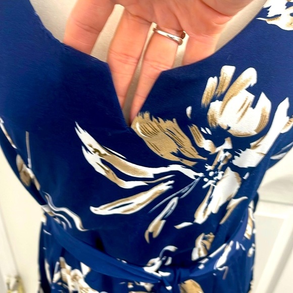 Papillon Navy Floral Jumpsuit With V Boni Neck Cropped Wide Leg Tie Belt Size L - Picture 8 of 16